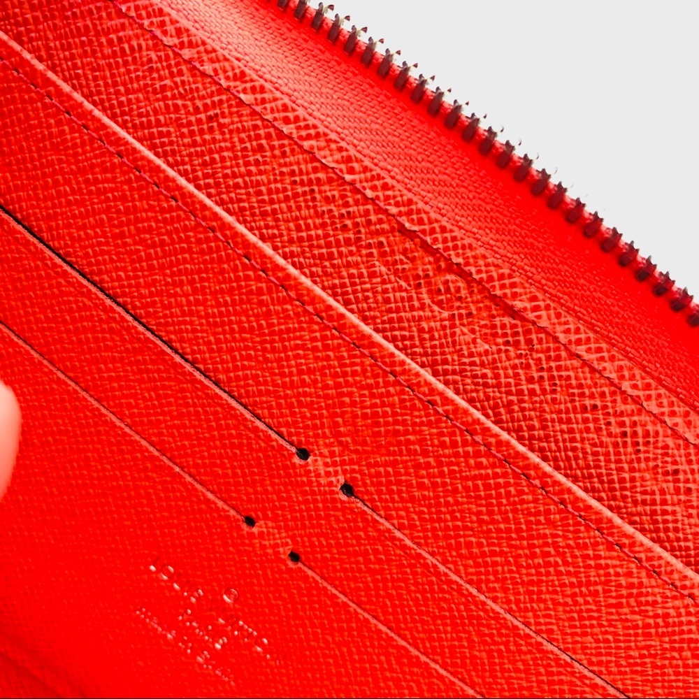 LV Epi leather wallet - Picture 2 of 9